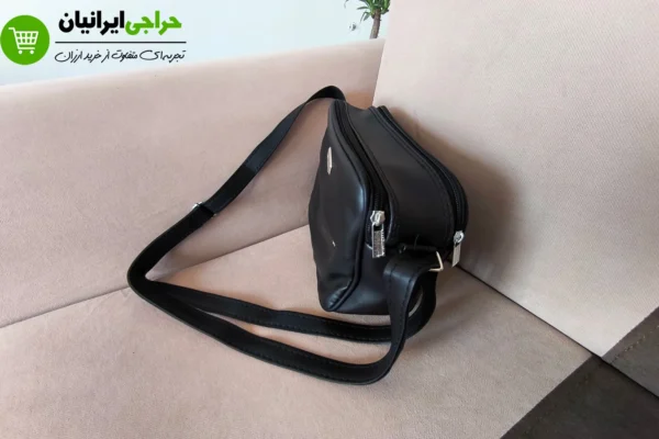 نمای دو زیپ بالایی و یک زیپ جلویی کیف اسپرت دوشی زنانه